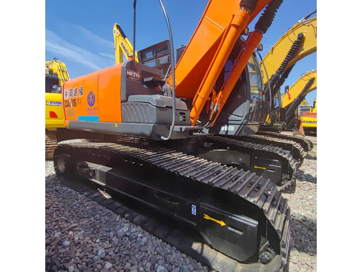 Гусеничный экскаватор HITACHI ZX200-5 